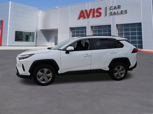 Used 2025 Toyota RAV4 XLE image 2