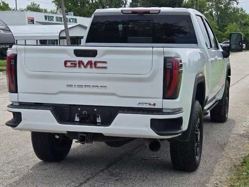 Used 2024 GMC Sierra 2500 AT4 w/ AT4 Premium Plus Package AWD/4WD image 11