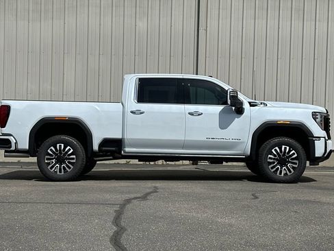 New 2026 GMC Sierra 2500 Denali Ultimate w/ Max Trailering Package AWD/4WD image 3