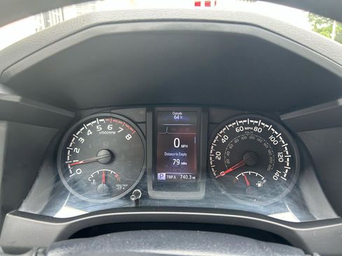 Used 2019 Toyota Tacoma SR RWD image 11