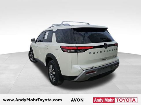 Used 2023 Nissan Pathfinder SL image 4