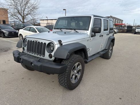 Used 2012 Jeep Wrangler Unlimited Sport image 4
