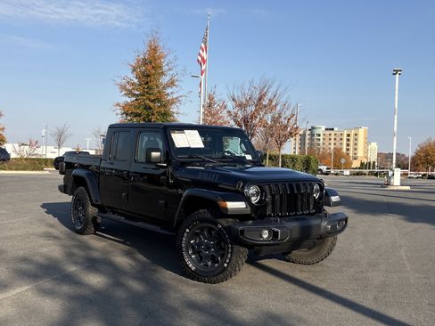 Certified 2023 Jeep Gladiator Willys image 2