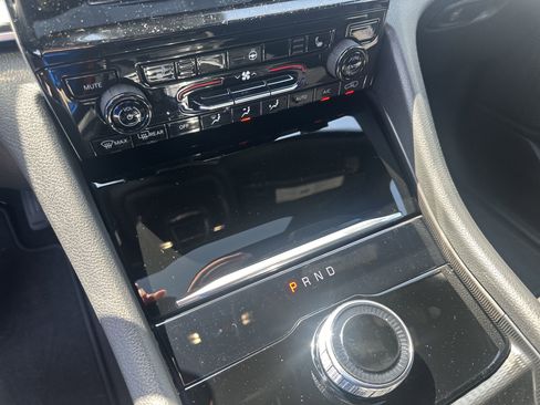 New 2025 Jeep Grand Cherokee L Laredo w/ Luxury Tech Group I image 34