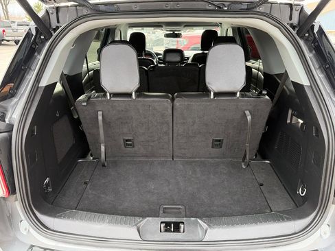 Used 2023 Ford Explorer Limited image 7