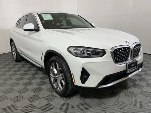 Certified 2023 BMW X4 xDrive30i image 4