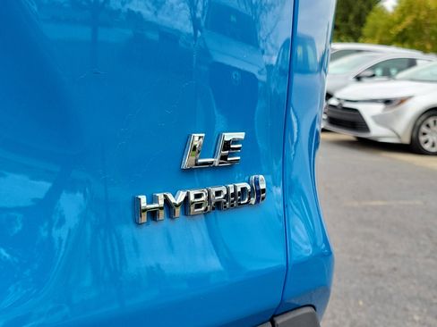 Used 2020 Toyota RAV4 LE image 7