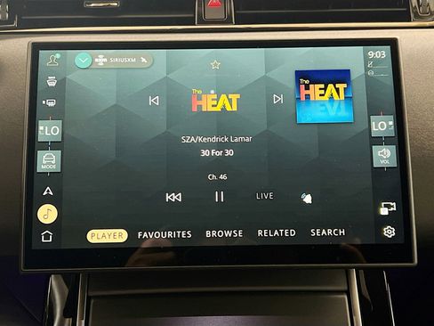 Used 2024 Land Rover Range Rover Evoque Dynamic SE image 11