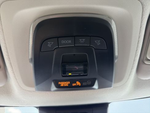 Certified 2025 Toyota Corolla LE FWD image 5