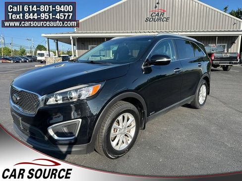 Used 2017 Kia Sorento AWD image 2