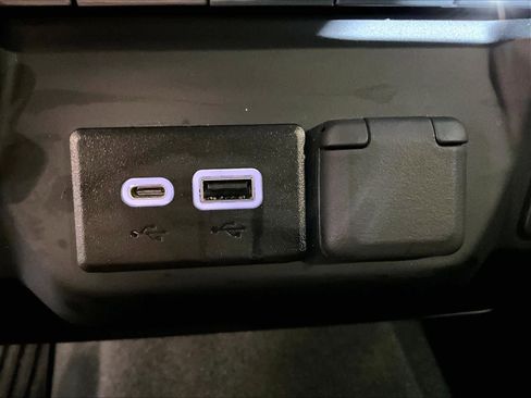 Used 2023 Chevrolet Silverado 2500 Custom w/ Custom Convenience Package image 27