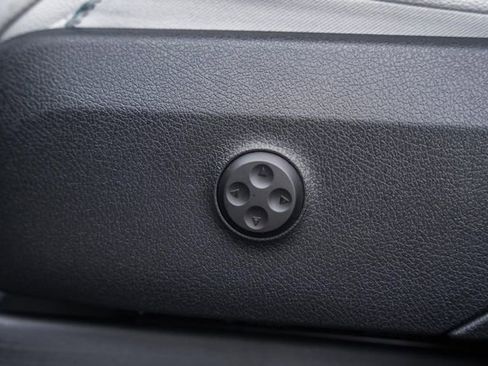 Certified 2025 Mercedes-Benz GLC 300 4MATIC image 33