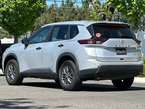 Used 2024 Nissan Rogue S AWD/4WD image 6