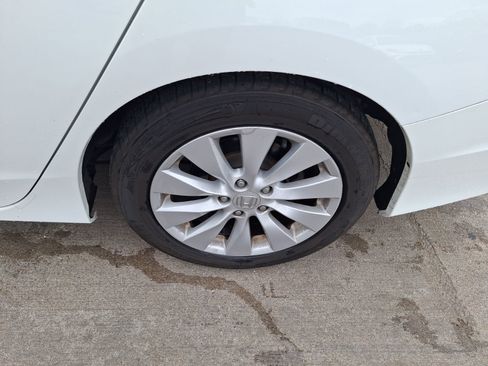 Used 2015 Honda Accord EX image 10