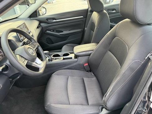 Used 2021 Nissan Altima 2.5 SV FWD image 10