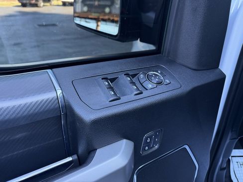 Used 2018 Ford F150 Lariat image 10