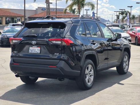 Used 2025 Toyota RAV4 XLE image 5