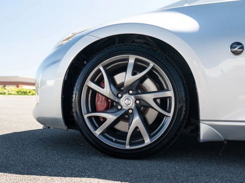Used 2014 Nissan 370Z Coupe w/ Sport Package RWD image 12