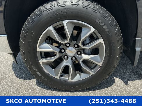 Used 2023 Chevrolet Silverado 1500 LT AWD/4WD image 9