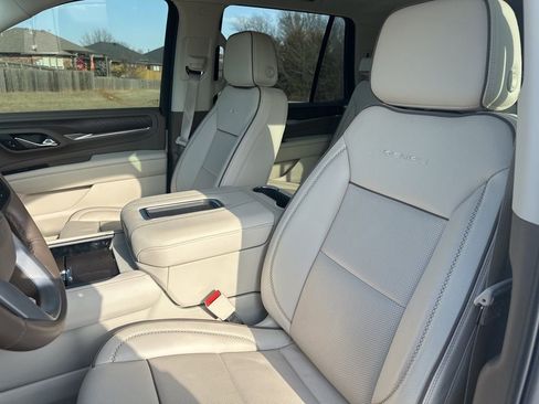 Certified 2024 GMC Yukon Denali image 5