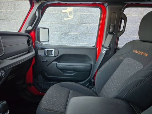 Used 2026 Jeep Gladiator Mojave AWD/4WD image 32