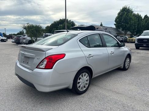 Used 2019 Nissan Versa SV FWD image 5