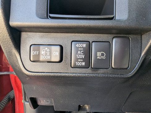 Used 2019 Toyota Tacoma TRD Off-Road w/ Technology Package AWD/4WD image 16