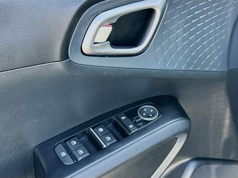 Used 2023 Kia Soul EX FWD image 21