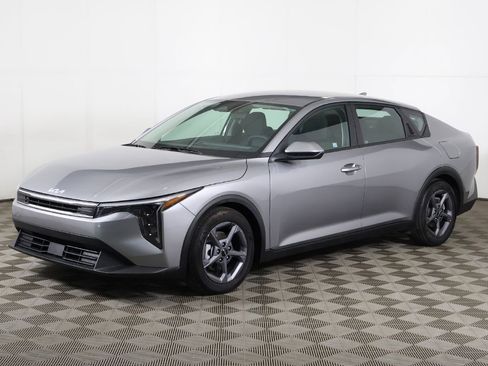 Used 2025 Kia K4 FWD image 7