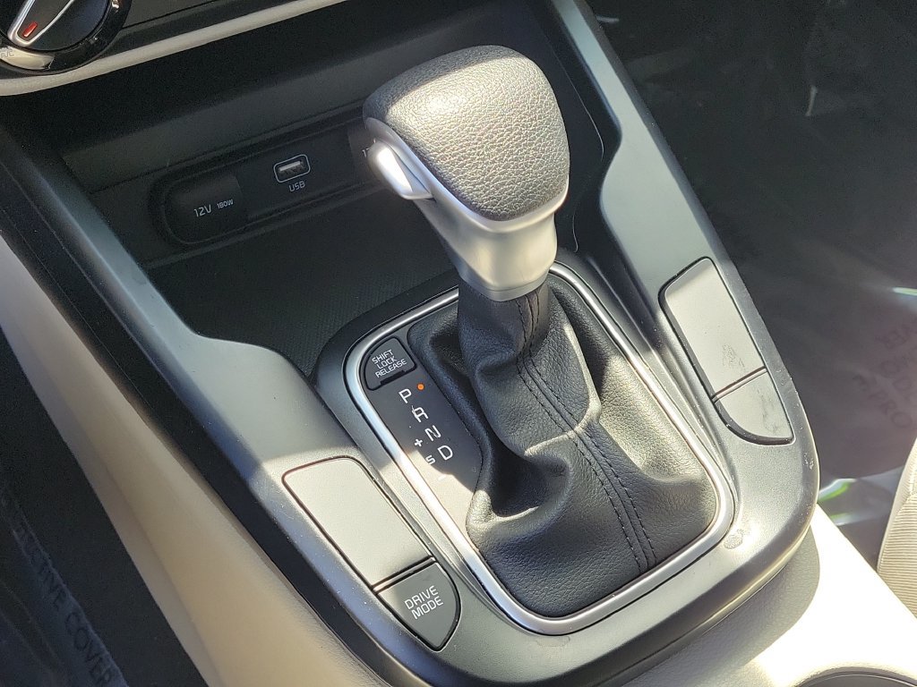 Used 2025 Kia Soul LX w/ LX Technology Package FWD image 25