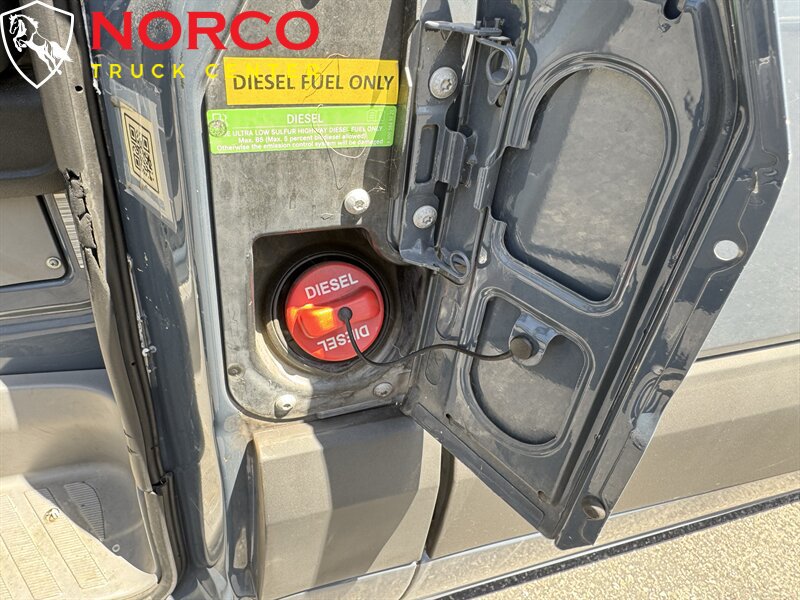 Used 2018 Mercedes-Benz Sprinter 2500 image 17