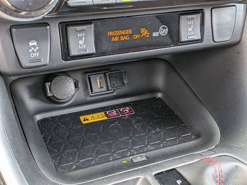 Used 2022 Toyota RAV4 XSE w/ Weather Package AWD/4WD image 21