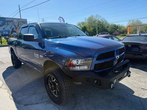 Used 2017 RAM 1500 Express AWD/4WD image 8