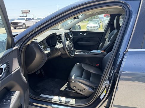 Used 2023 Volvo XC60 B5 Core w/ Climate Package AWD/4WD image 11