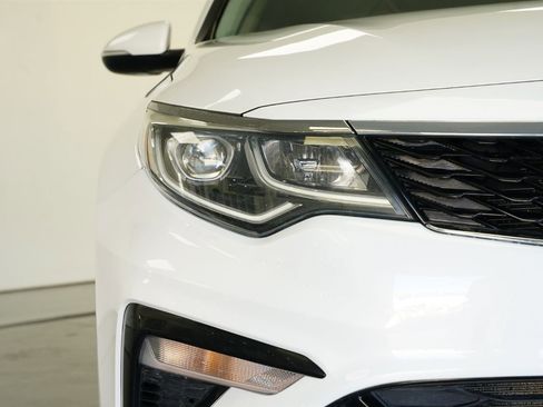 Used 2019 Kia Optima EX image 3