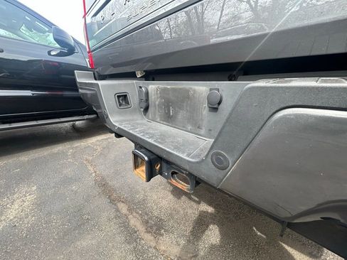 Used 2022 Ford F350 Platinum w/ Tremor Off-Road Package AWD/4WD image 7