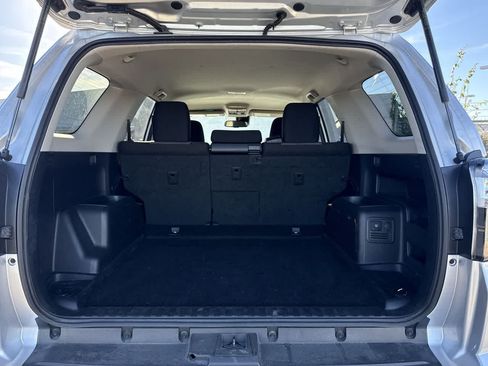 Used 2022 Toyota 4Runner SR5 AWD/4WD image 19