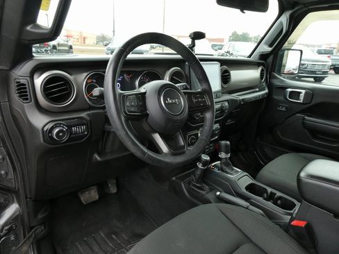 Used 2019 Jeep Wrangler Sport image 17