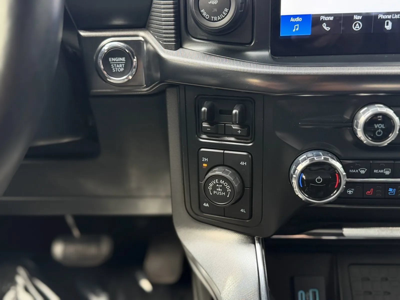 Used 2024 Ford F150 Platinum w/ FX4 Off-Road Package AWD/4WD image 36