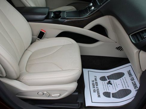 Used 2016 Lincoln MKX Reserve w/ Climate Package AWD/4WD image 11