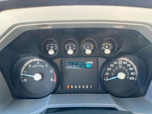 Used 2013 Ford F550 4x4 Regular Cab Super Duty w/ Payload Upgrade Pkg image 9