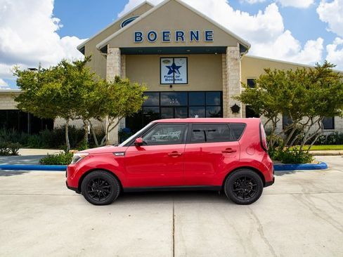Used 2016 Kia Soul + image 2