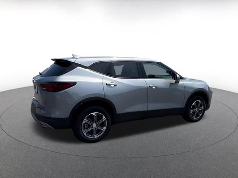 Used 2025 Chevrolet Blazer LT FWD image 12
