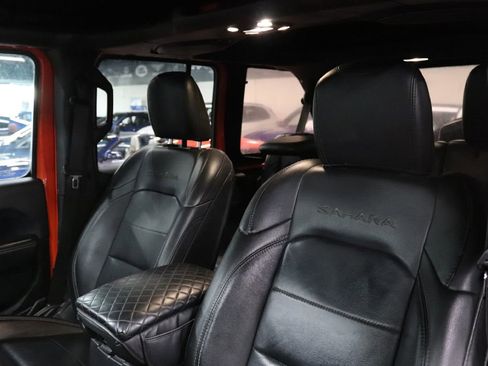 Used 2019 Jeep Wrangler Unlimited Sahara image 12