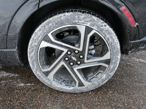 New 2026 Chevrolet Equinox EV LT image 3