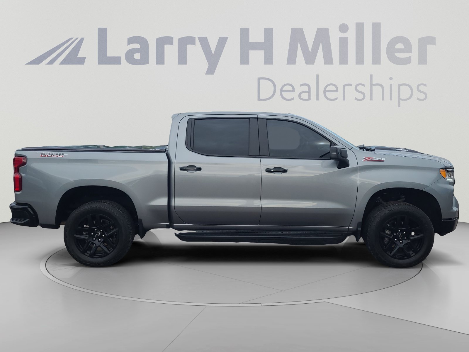 Used 2025 Chevrolet Silverado 1500 LT Trail Boss w/ Convenience Package II AWD/4WD image 6