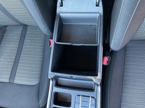 Used 2023 Kia Sorento LX image 13