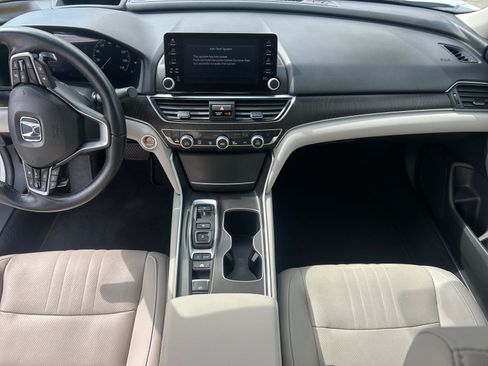 Used 2022 Honda Accord Touring image 14