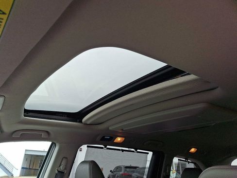 Used 2016 Honda Odyssey Touring Elite image 15