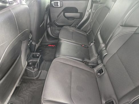 Used 2023 Jeep Gladiator Sport AWD/4WD image 34